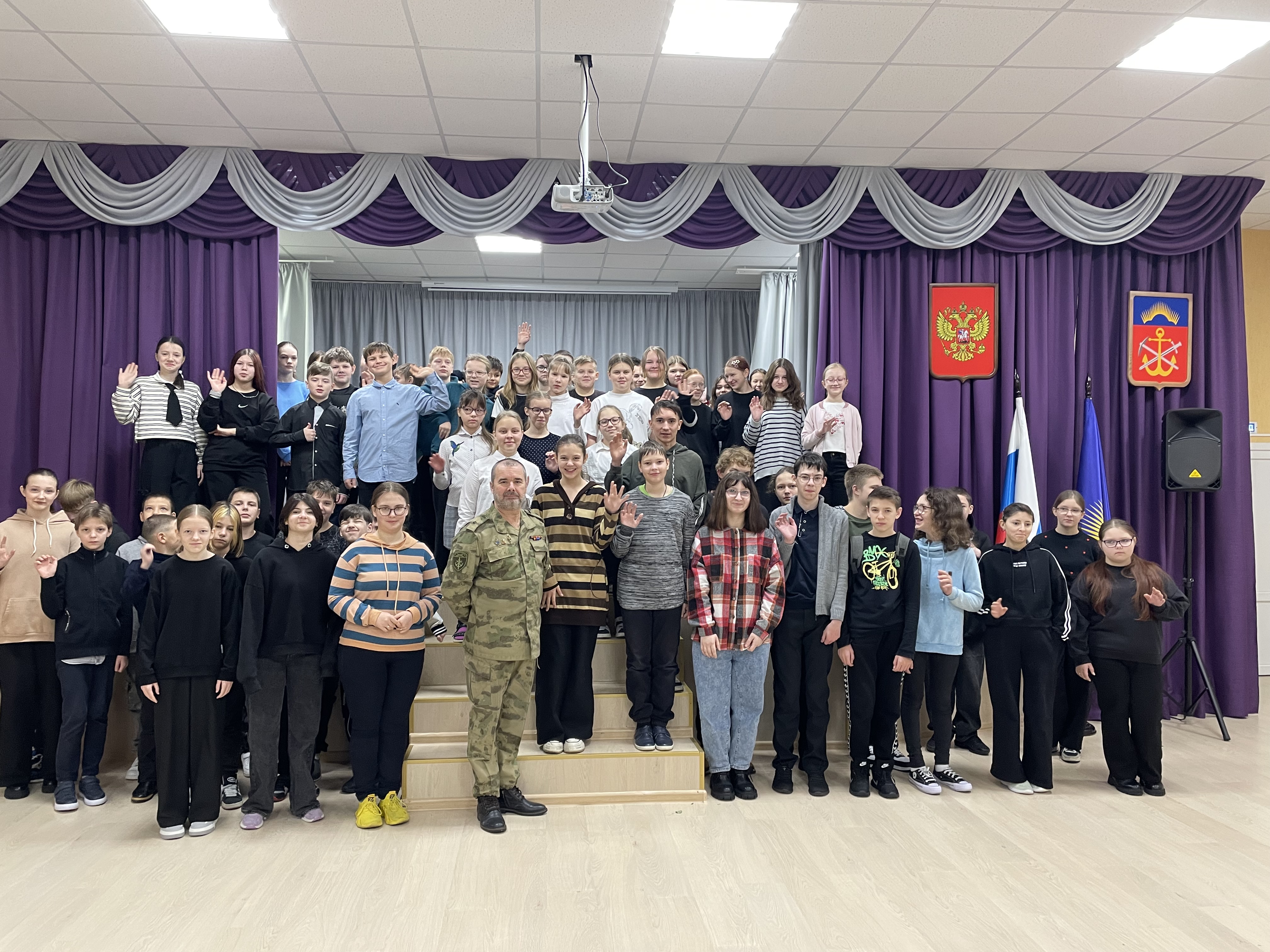 В России стартовала акция «Есть такая профессия — Родину защищать!».