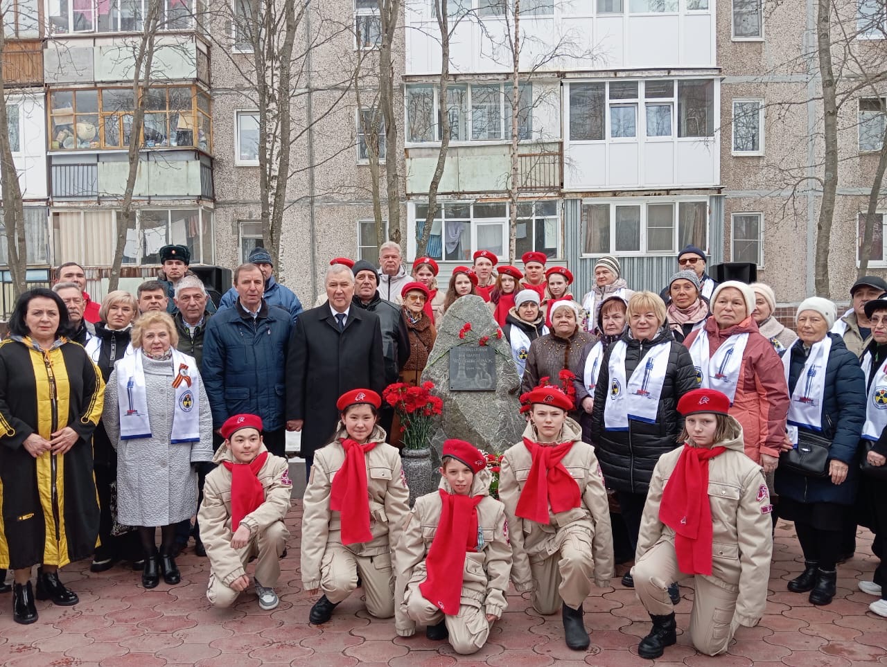 Чернобыльской весне забвенья нет….