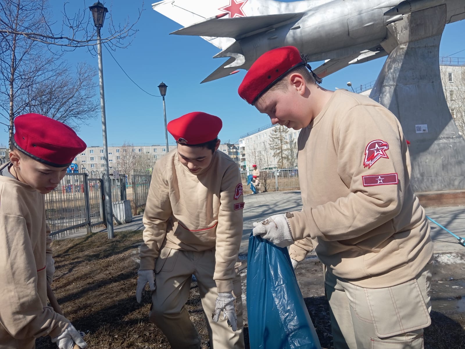 «Верни герою имя».